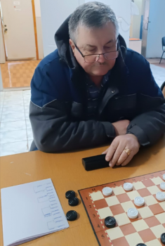 ТУРНИР ПО НАСТОЛЬНОМУ ТЕННИСУ И ШАШКАМ